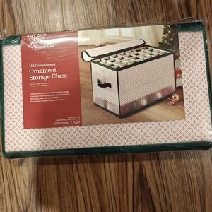 WONDERLAND Ornament Storage Chest with Green Trim